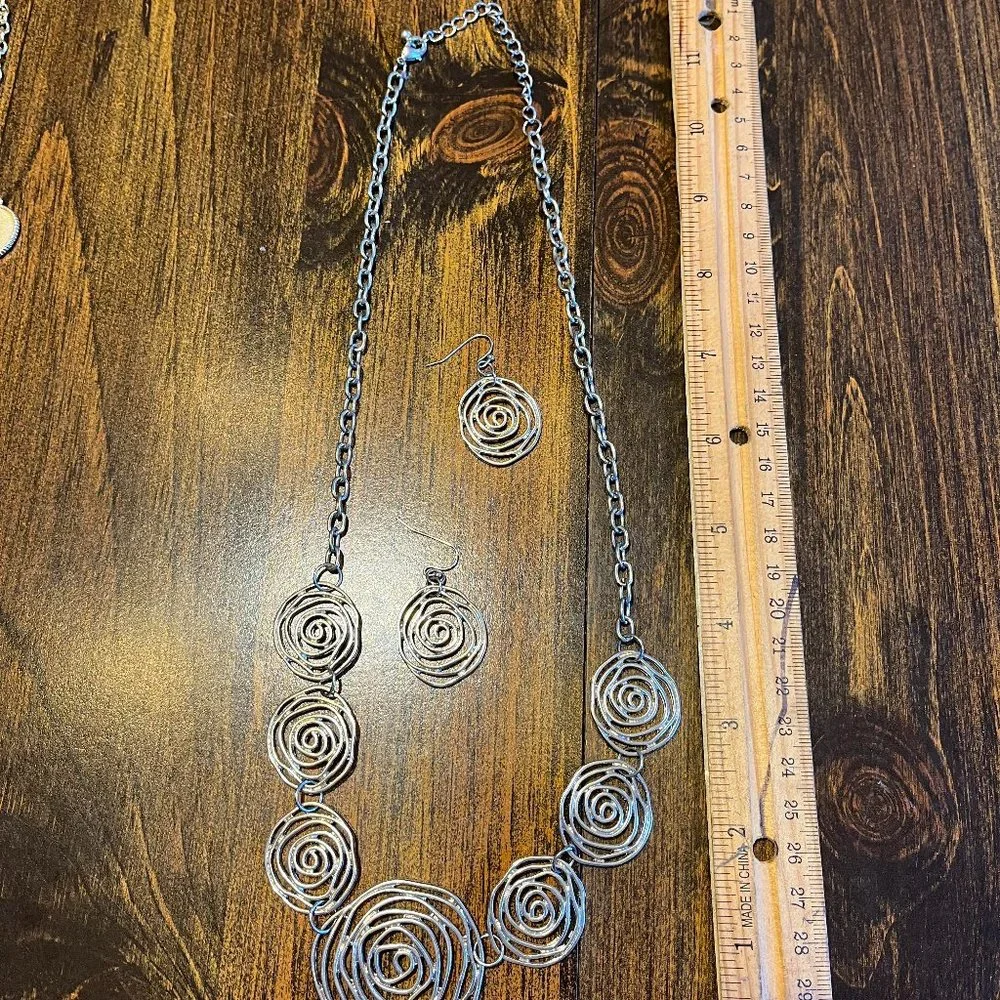 Silver Circles Necklace and Earrings Set